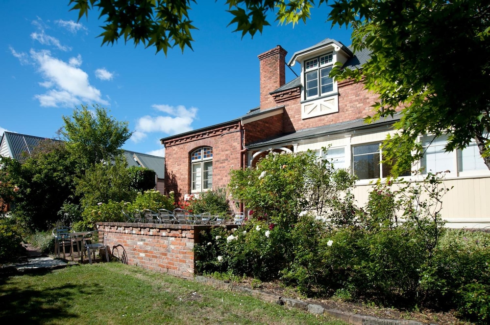 Lowena Cafe and Accommodation 32/41