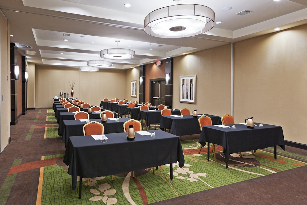 DoubleTree by Hilton Houston Westchase 37/39