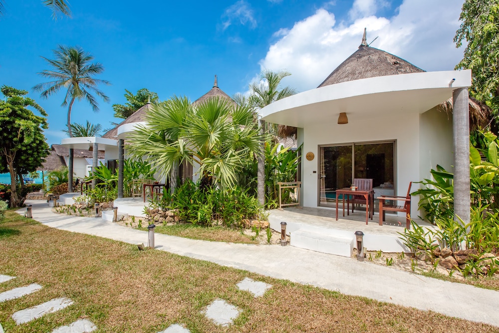 Secret Garden Beach Resort 3/70