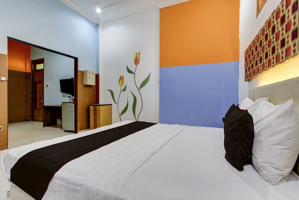 Hotel O Solo near RS JIH Solo formerly Azifa Inn 21/27