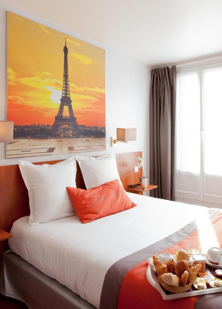 ROOM, DOUBLE BED