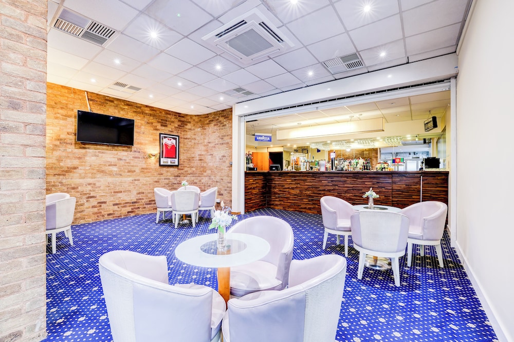 OYO The Chiltern Hotel 32/45
