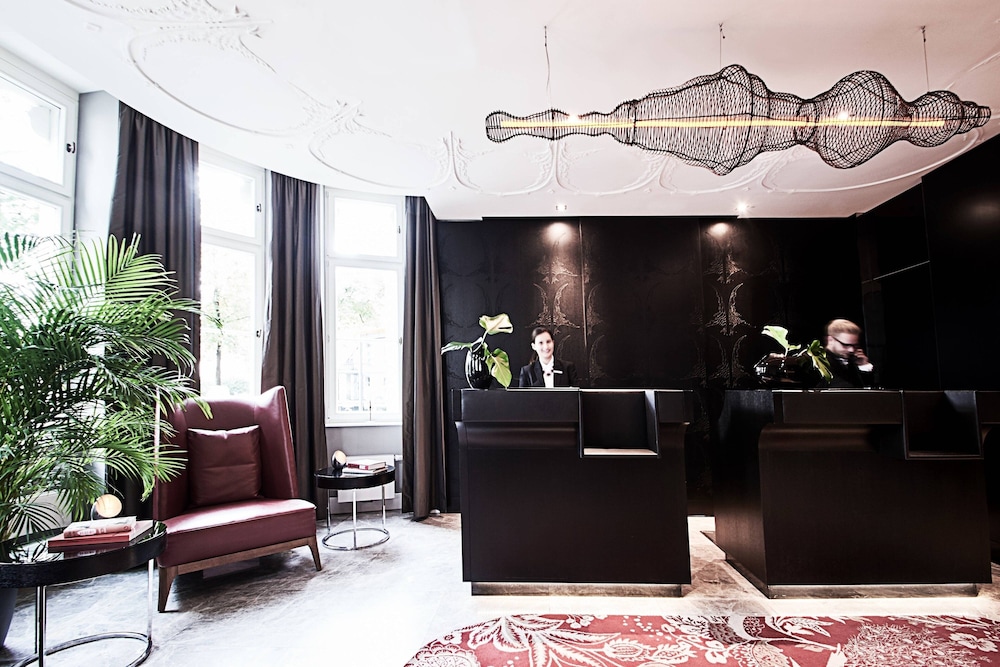 Roomers Berlin, Autograph Collection 4/42