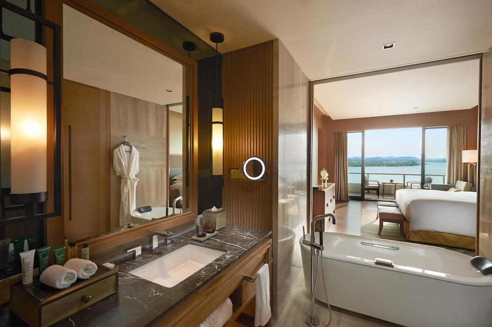 Hilton Wuhan Optics Valley 10/61