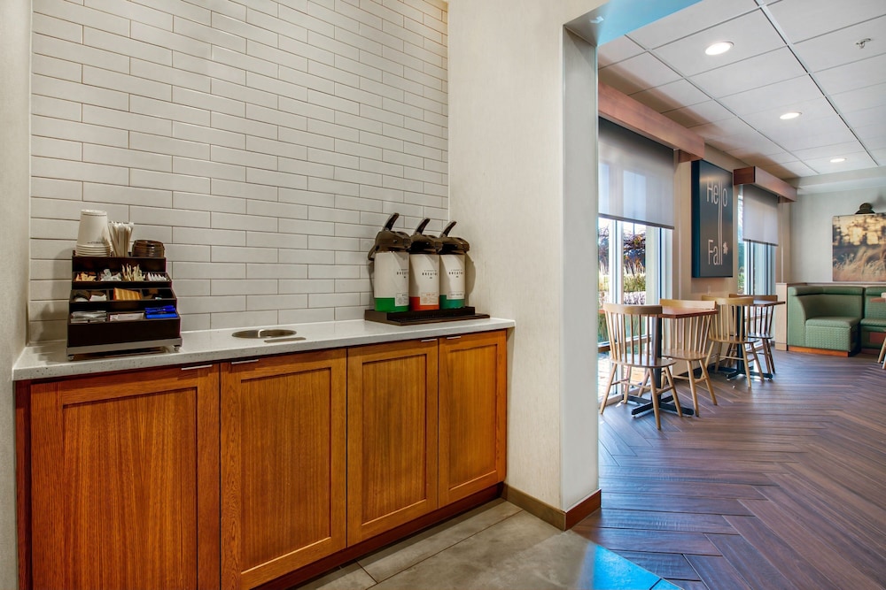 Country Inn and Suites By Carlson, Cortland, NY 4/48