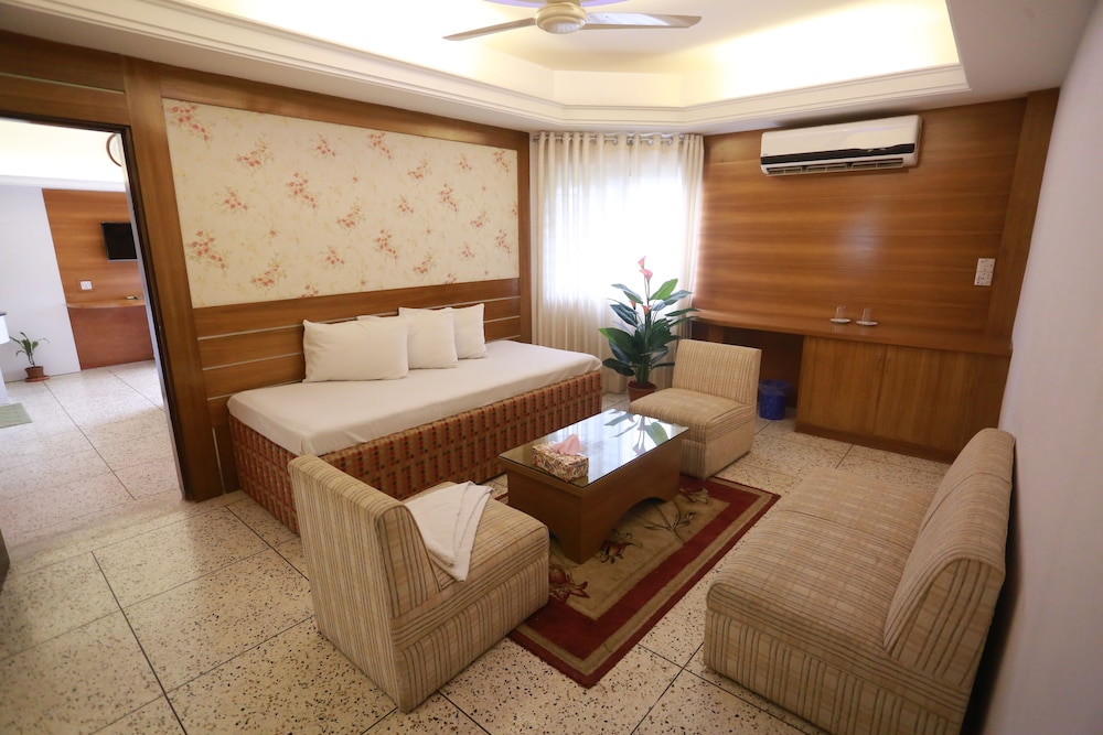 Nagar Valley Hotel 37/50