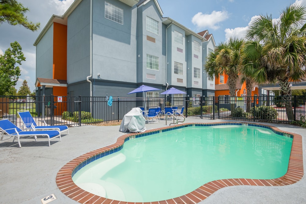 Trident Inn And Suites 55/60