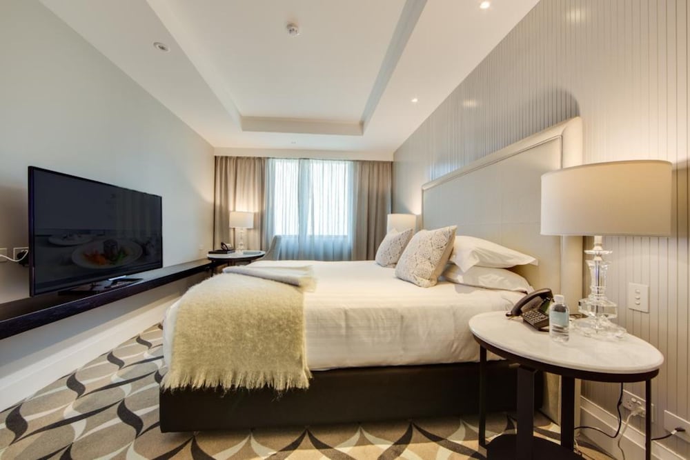 Mayfair Hotel 12/66