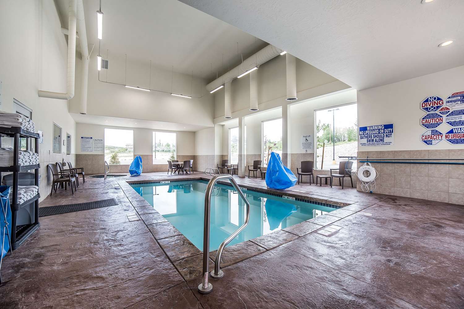 Comfort Inn and Suites Vernal National Monument Area 27/42