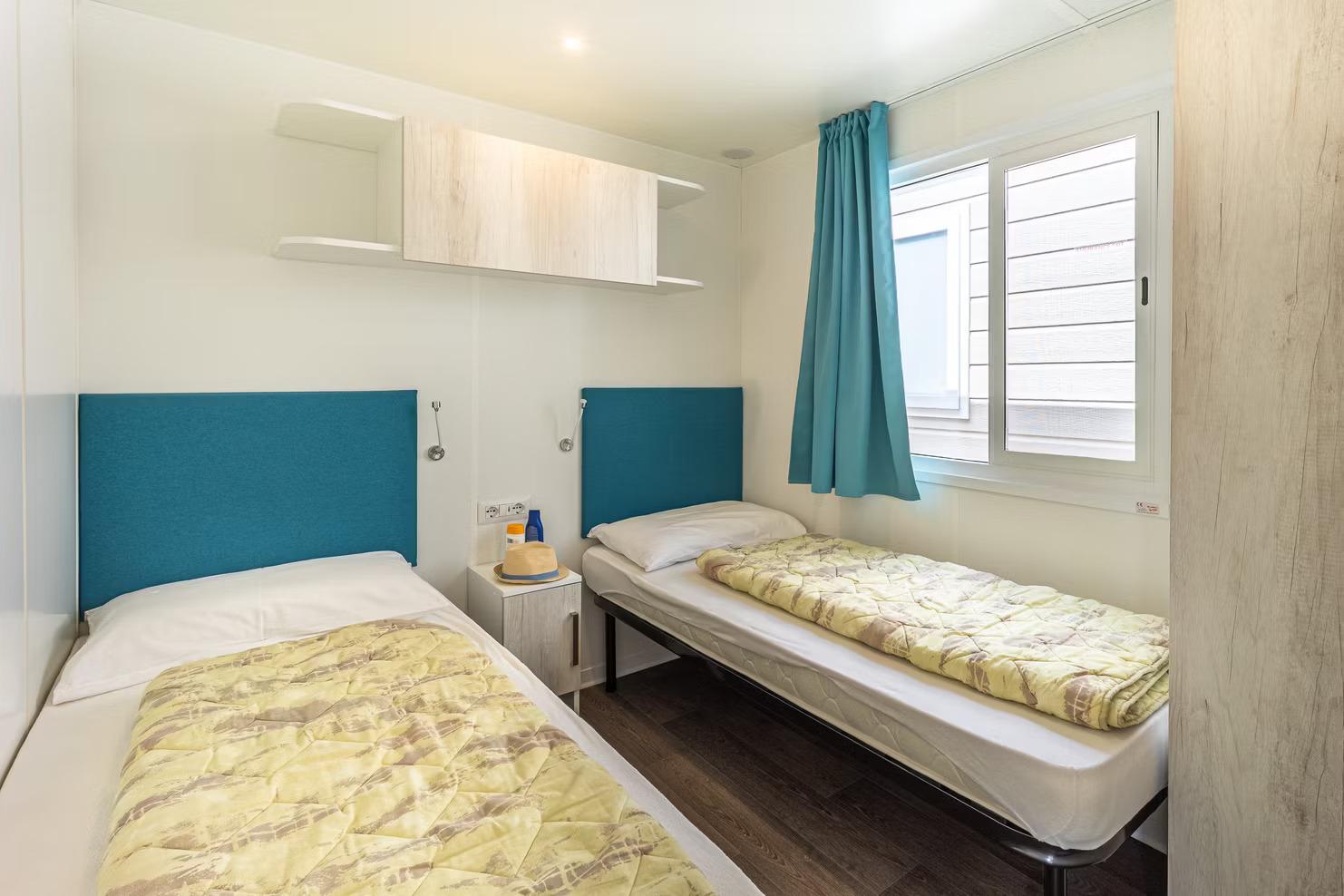2 Bedrooms, Mobile Home, Premium