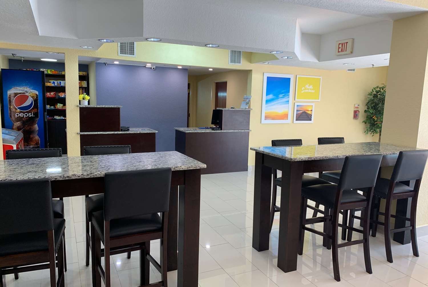Days Inn And Suites By Wyndham Tampa Raymond James Stadium 39/51