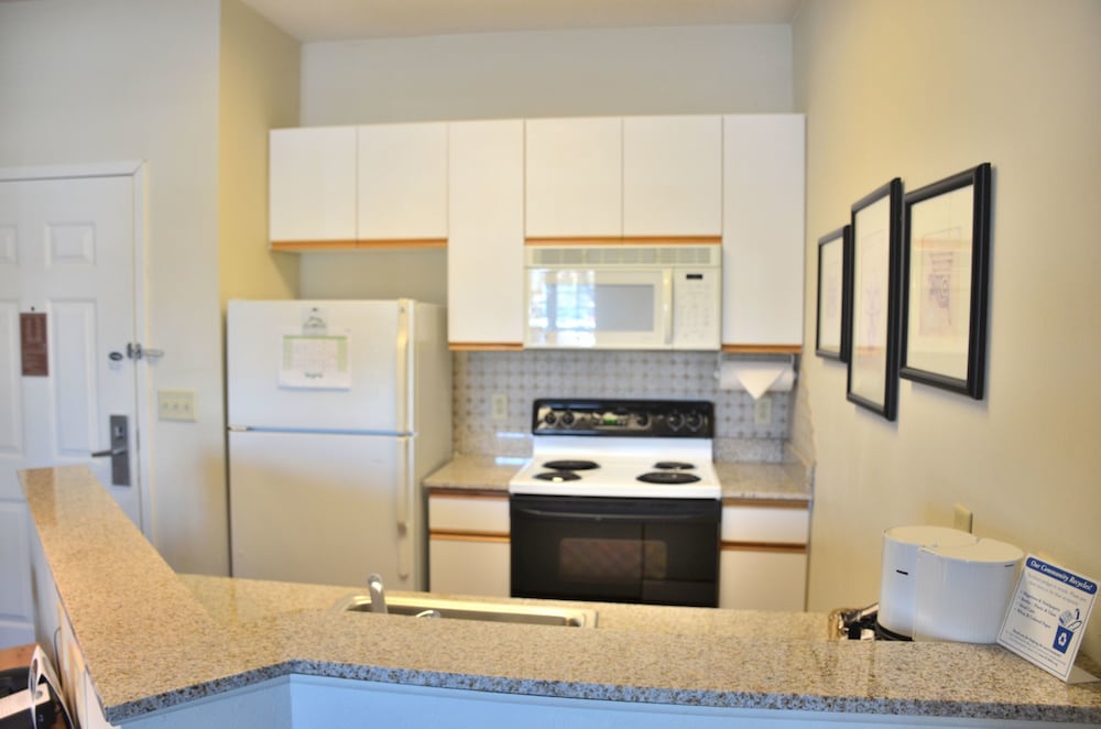 Cresthill Suites Syracuse 53/53