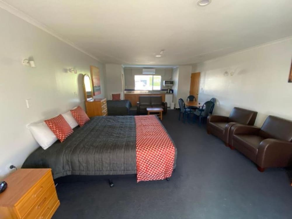 Grove Park Motor Lodge 30/74