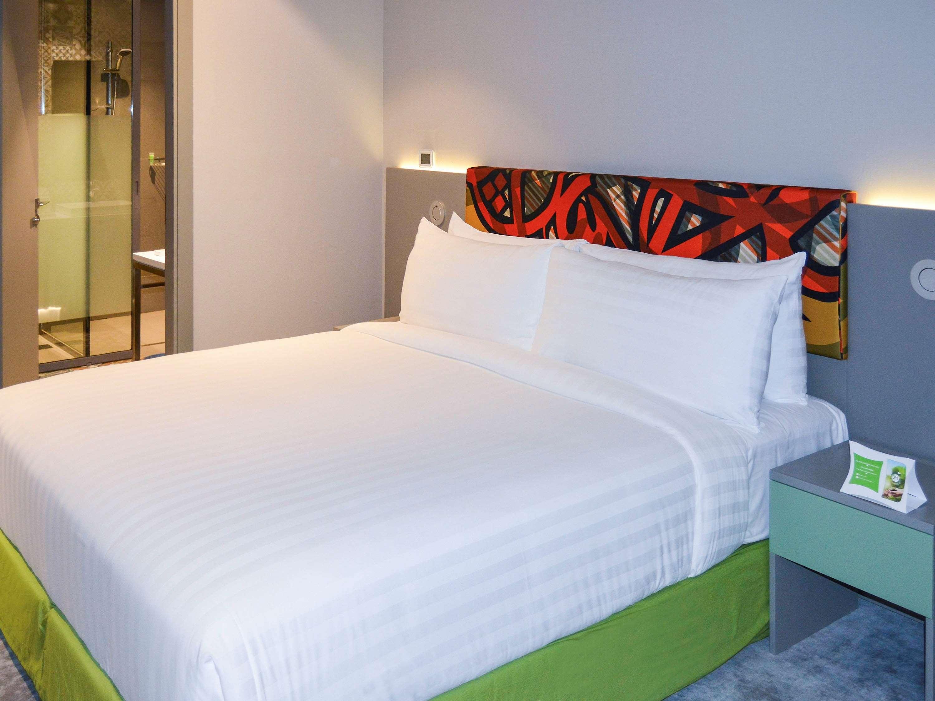 SUITE, TWIN BEDS, LIVING AREA
