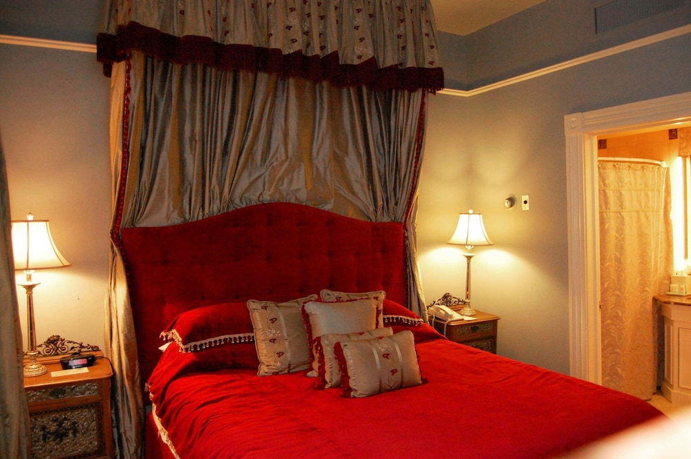 The Fairmount Hotel 44/55