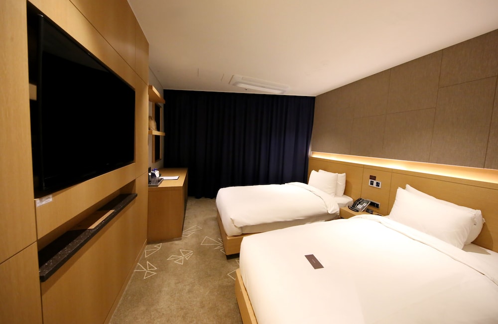 Sea Cruise Hotel 24/64