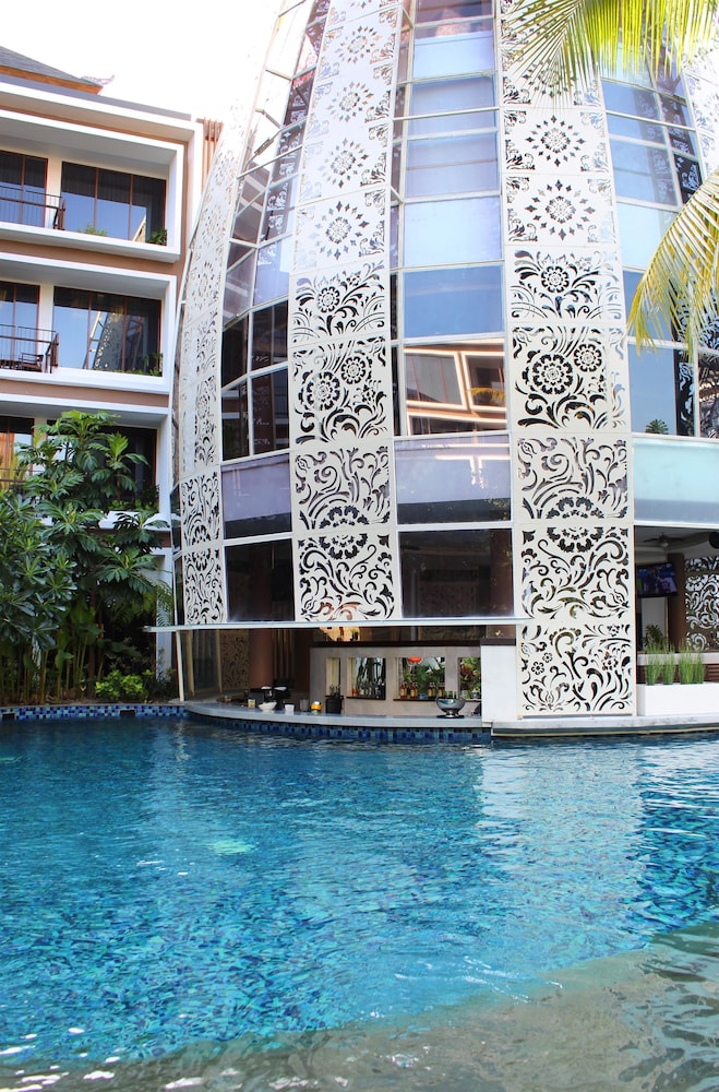 Golden Tulip Jineng Resort Bali Hotel 4/74