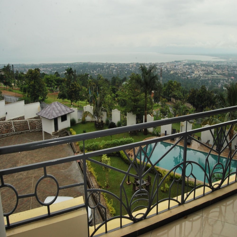 Best Outlook Hotel 25/50