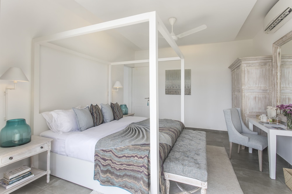 White Villa 11/50