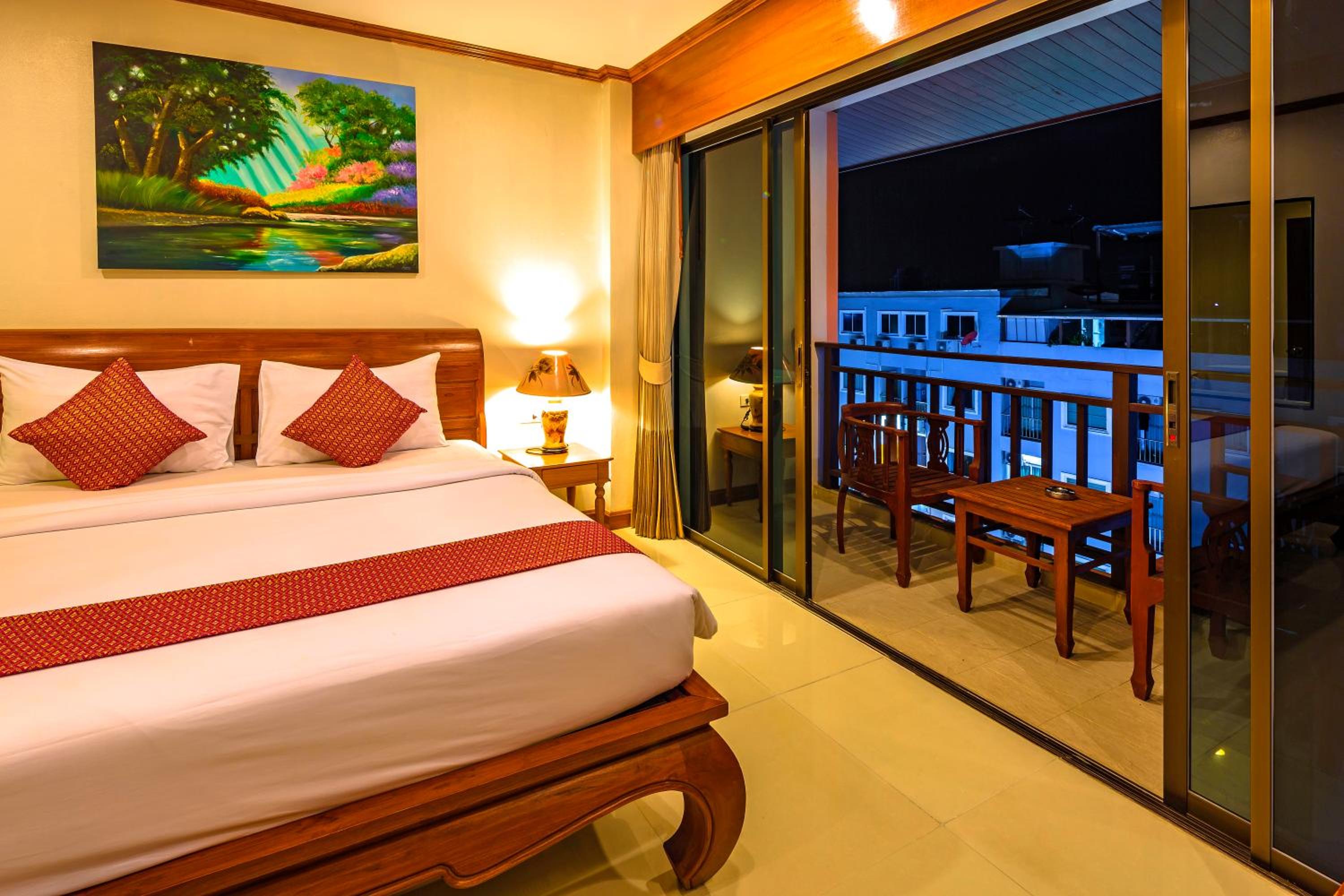 Patong Heaven 4/50