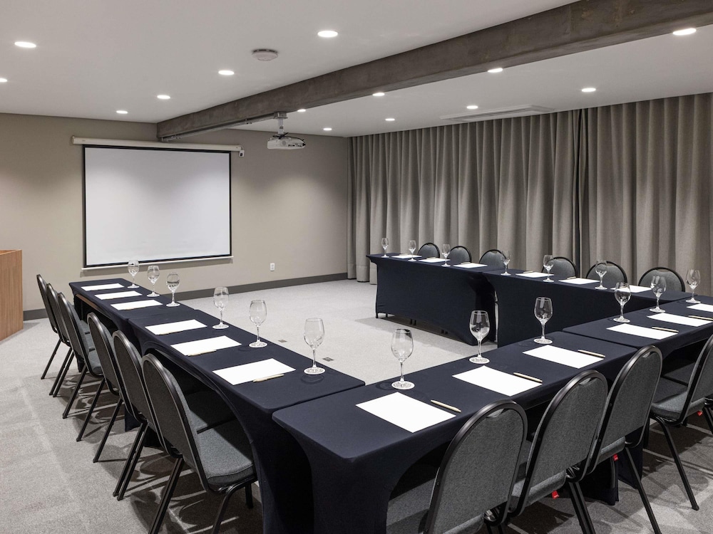Mercure Curitiba Golden Hotel 71/79