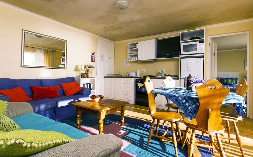 Albatross Guest House 50/68