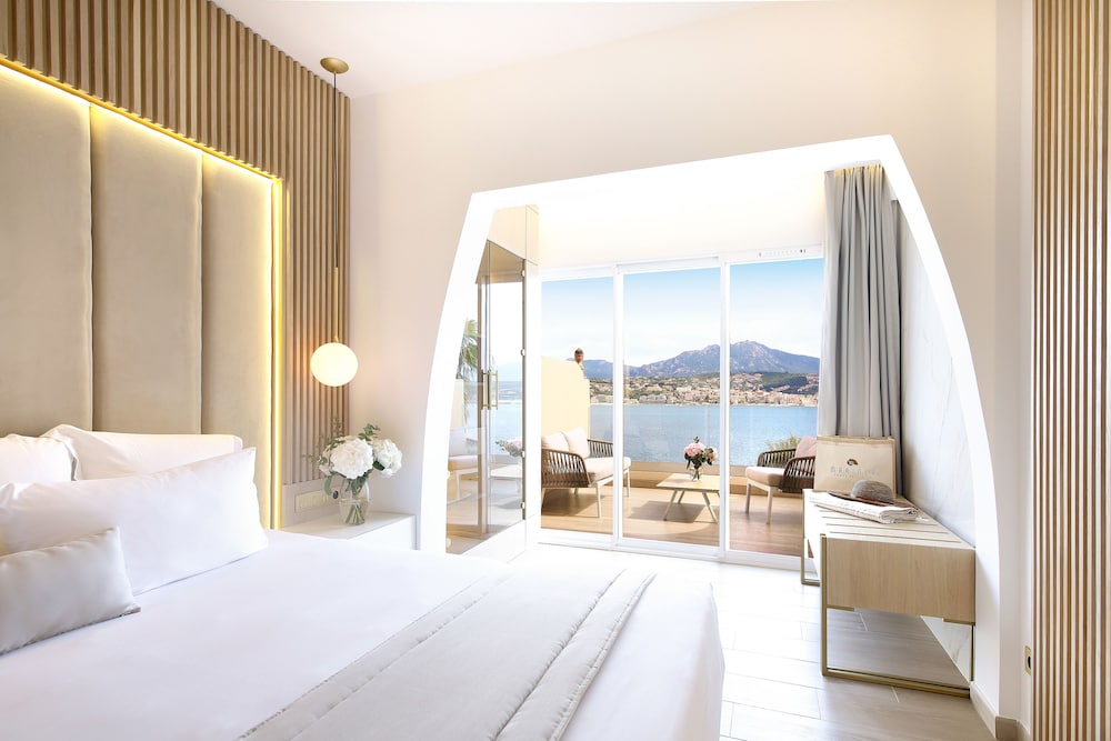 LUXURY, TERRACE