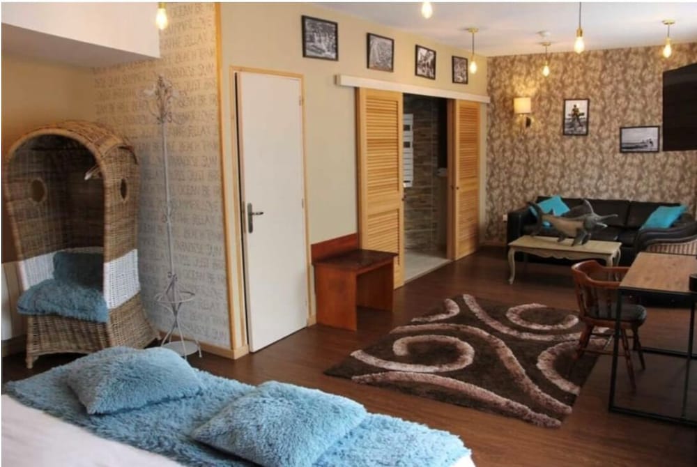 Logis Hotel and Restaurant - Le Mouton Blanc 24/36