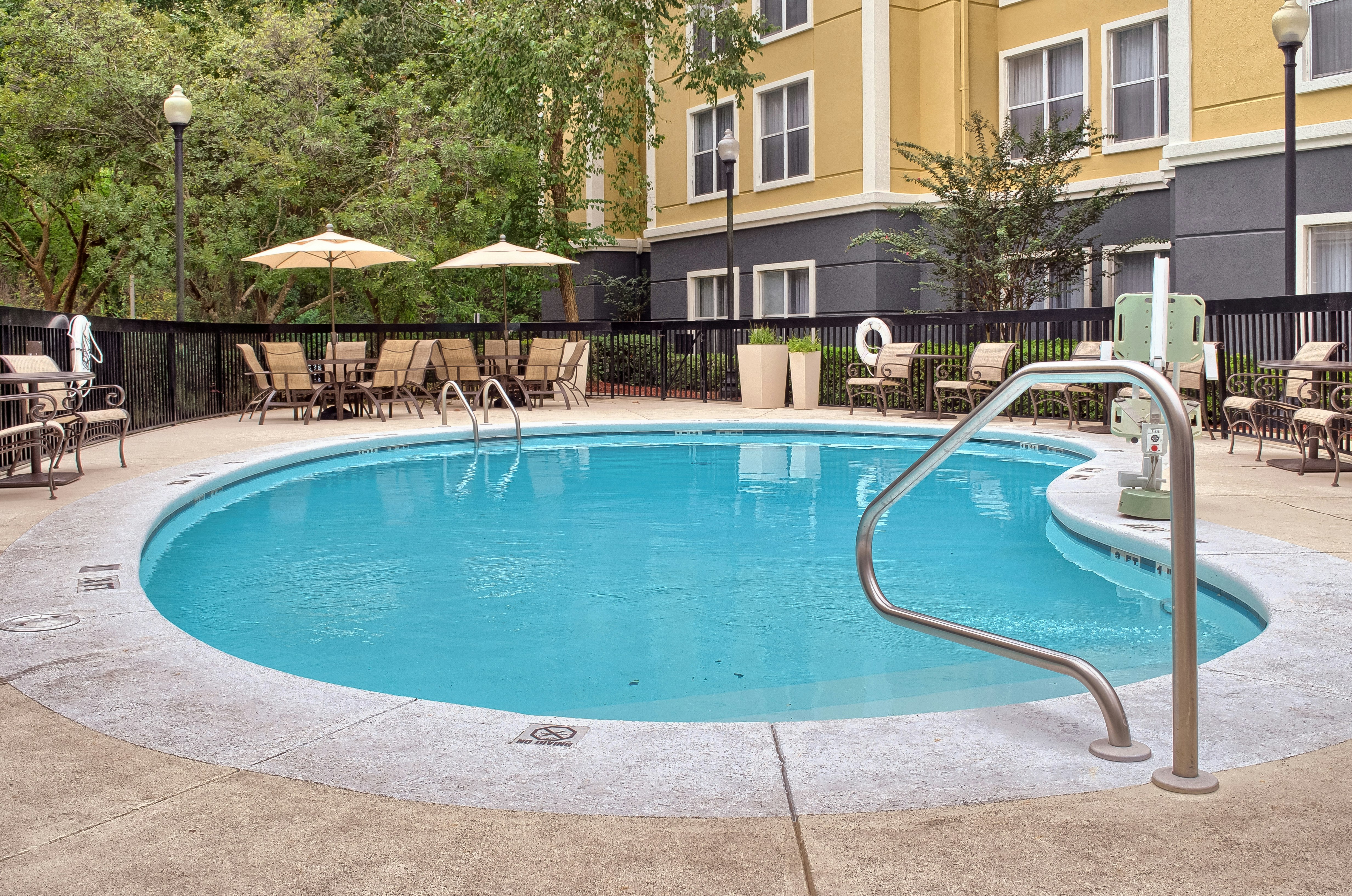 Homewood Suites By Hilton Mobile Airport-University Area 80/80