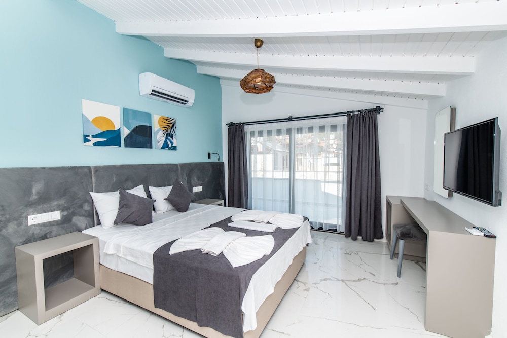 Leonis Hotel 10/50