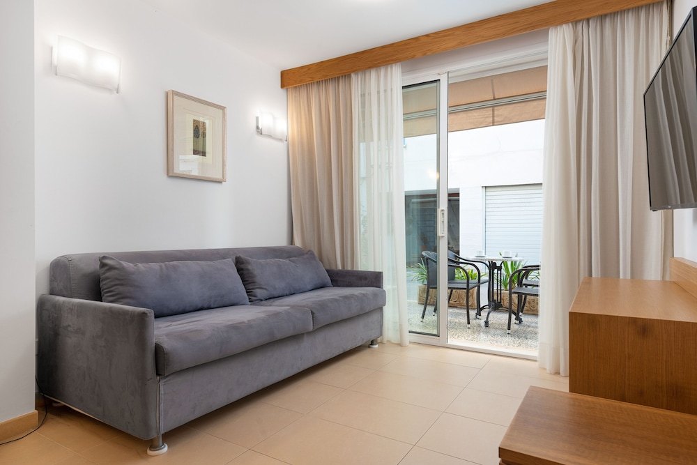 Hotel Cala Bona 57/72