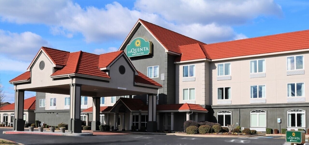 La Quinta Inn & Suites by Wyndham Russellville 3/35