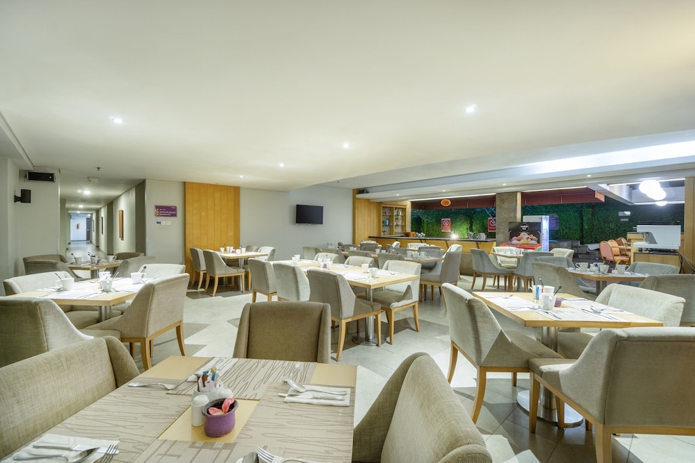 Quest Hotel Kuta 24/35