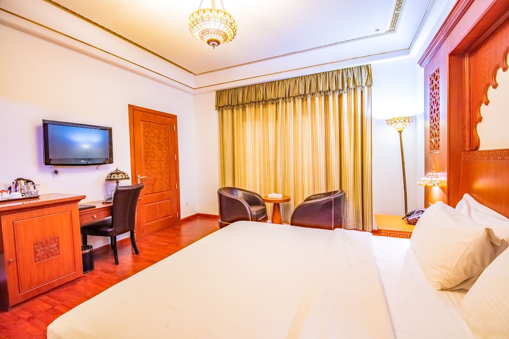 The Platinum Hotel 20/64