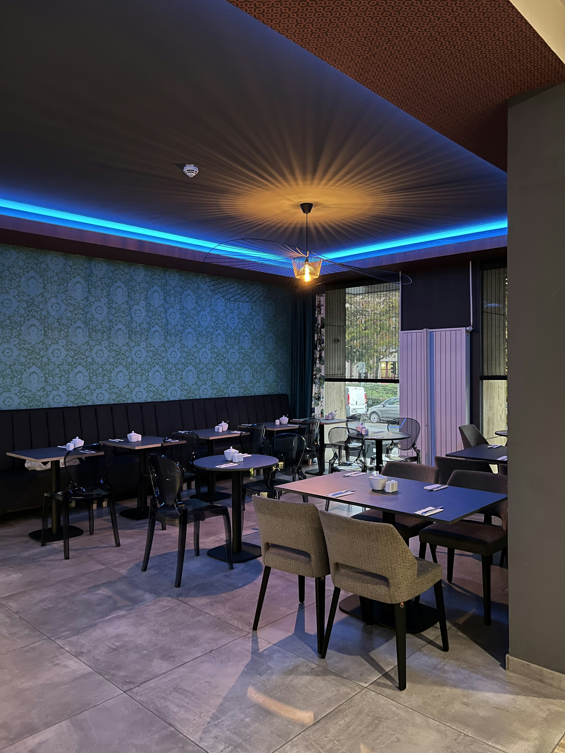 Hotel Attache 27/30
