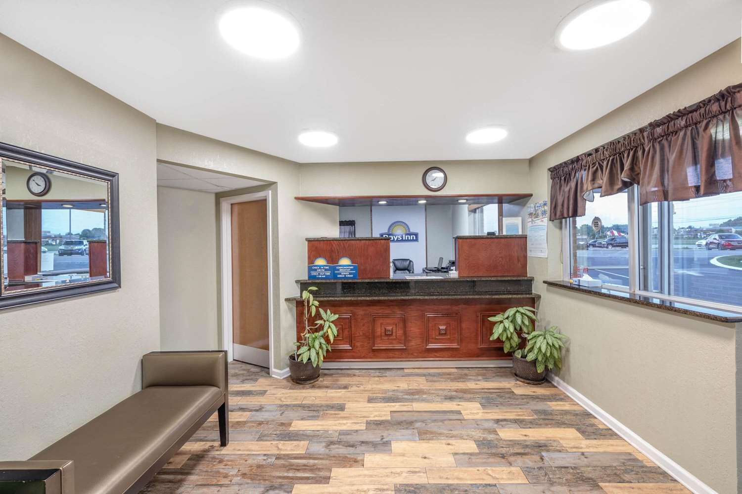 Days Inn by Wyndham Clarksville TN 7/53