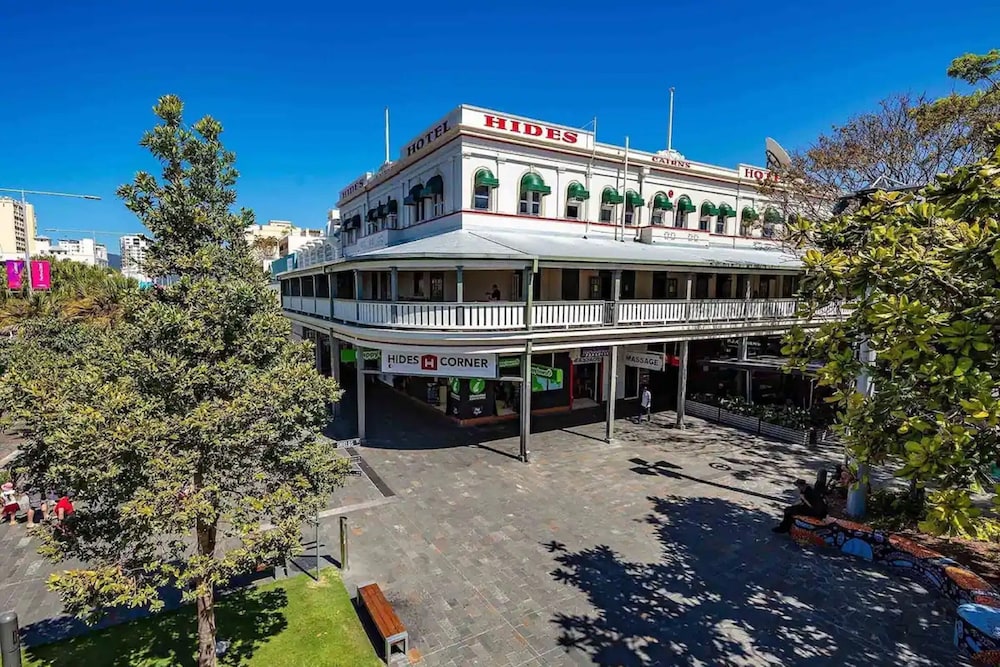 Hides Hotel Cairns 3/39