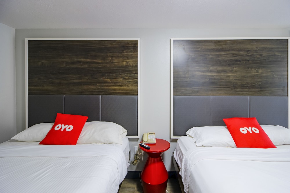 OYO Hotel Sulphur LA Hwy 90 West 26/37
