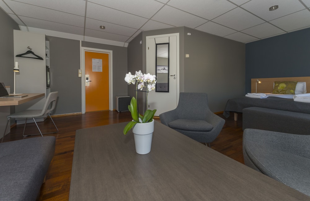 Fast Hotel Svolvaer - Self Service Check In 45/70