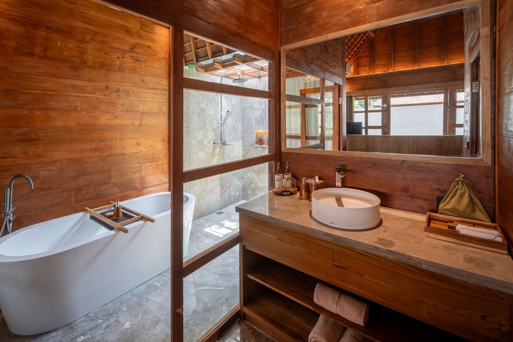 Unagi Wooden Villas by Emana 71/74