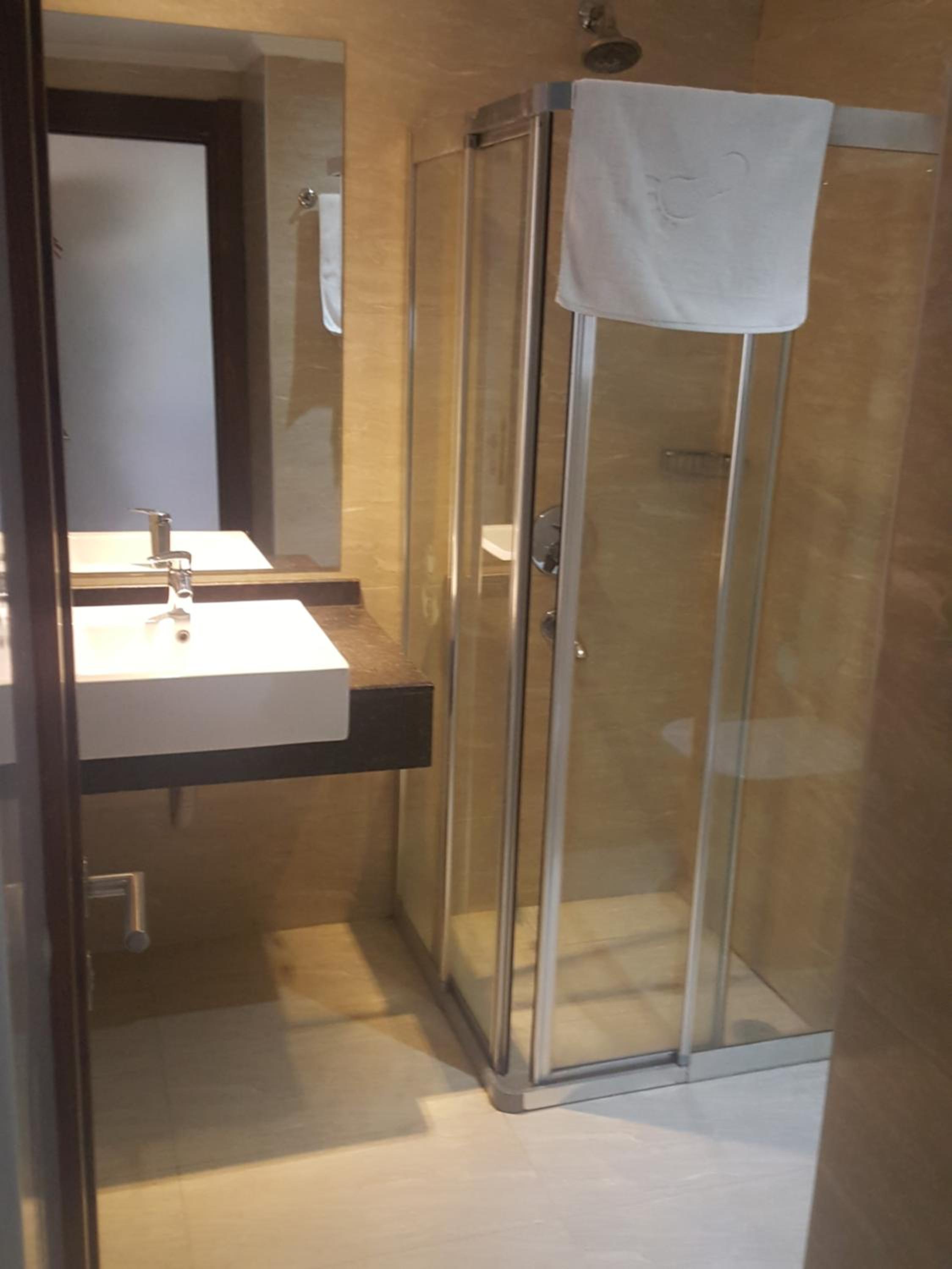 mostar hotel prestige 50/50