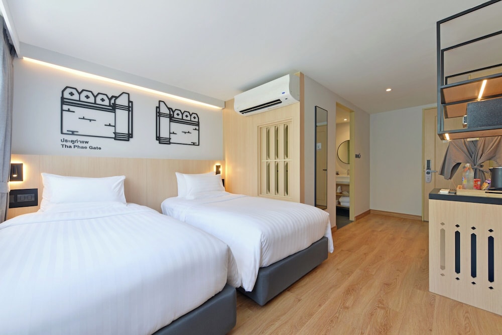 March Hotel & Suite Riverside 30/60