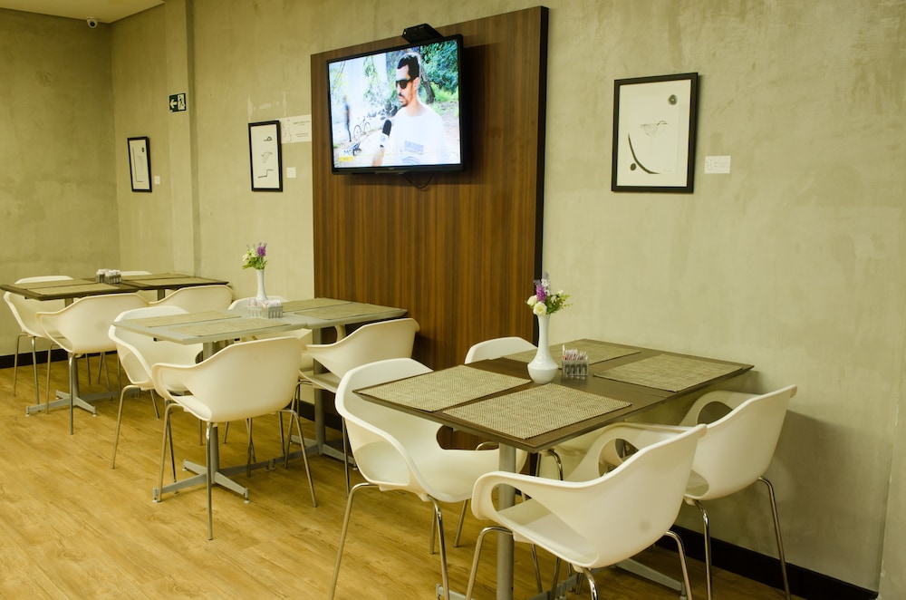 Impar Suites Expominas Hotel 45/49