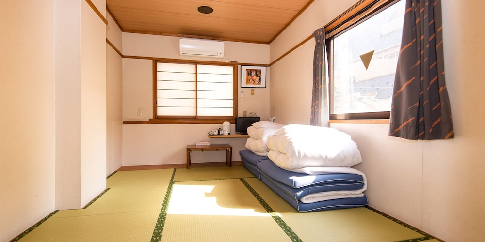 Sakura Ryokan Asakusa Iriya 11/62