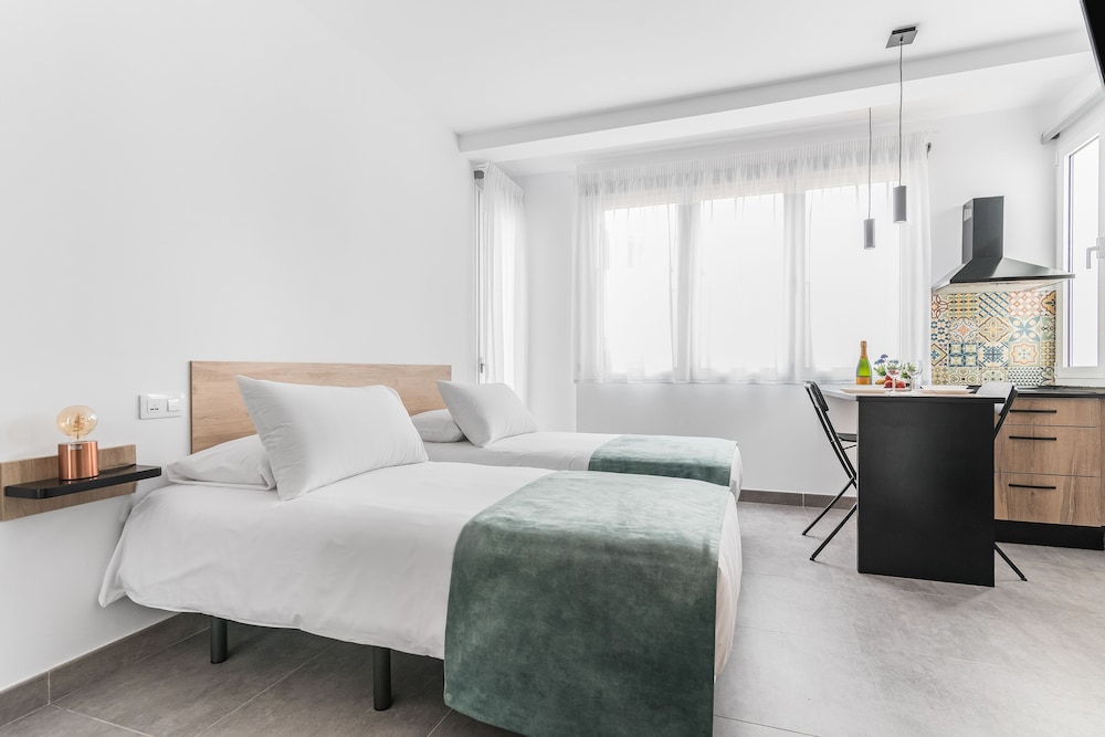Open Sea Suites 21/47