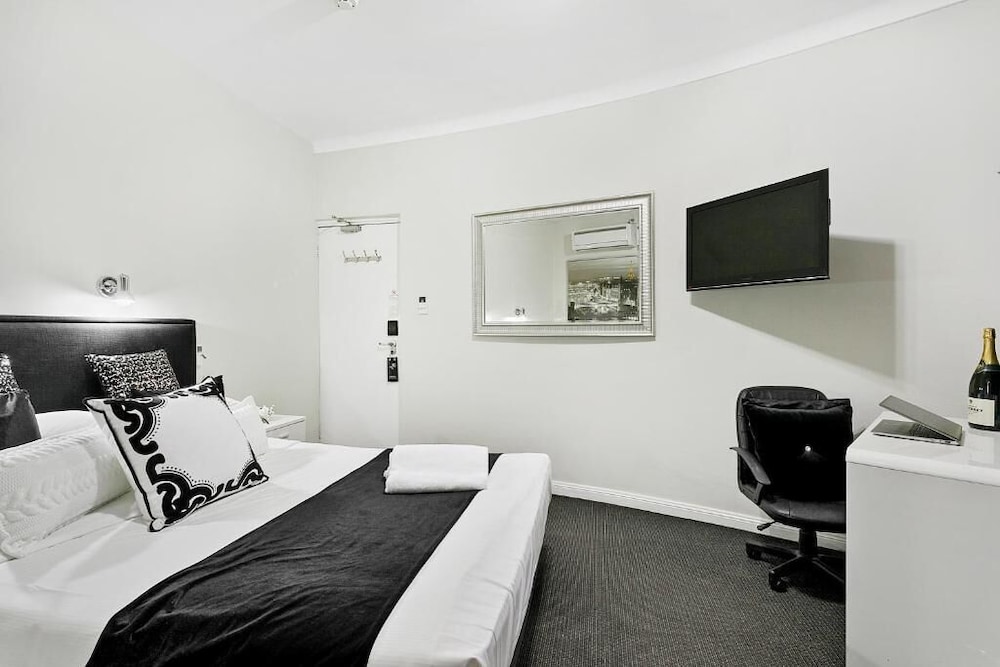 Airport Hotel Sydney 35/40