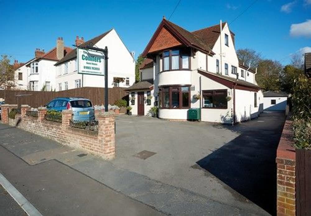 Conifers Guest House 27/31