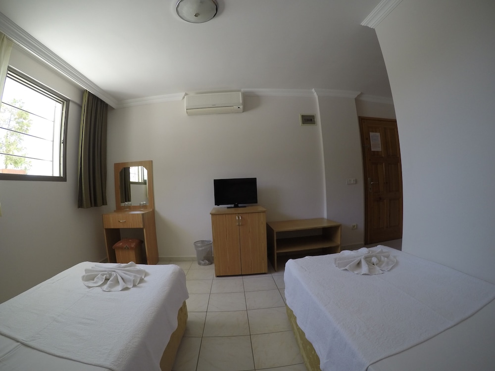Gunay Hotel 8/37