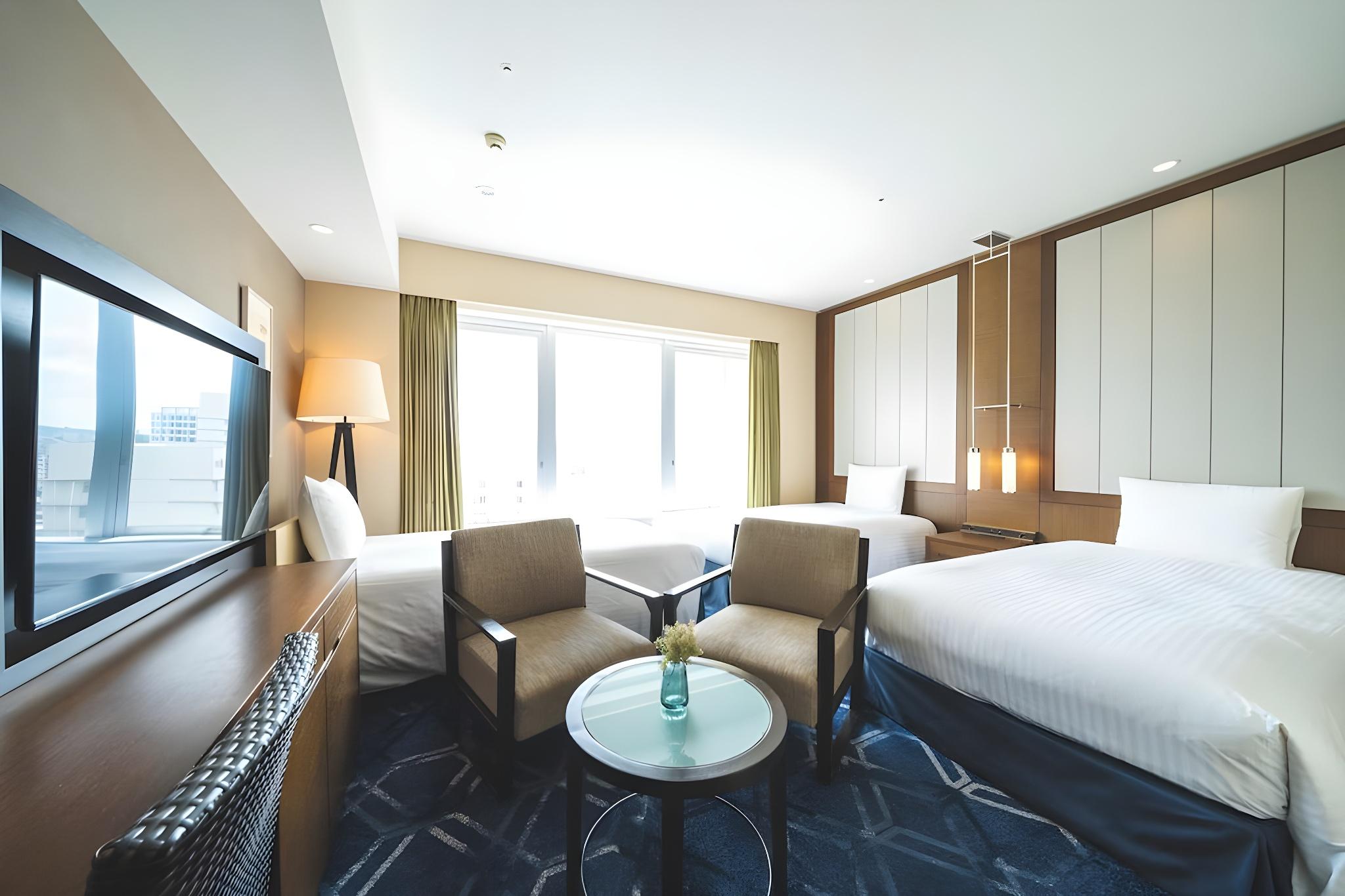 Renovated, Premier, Triple, Twin Beds, with Extra Bed, City View