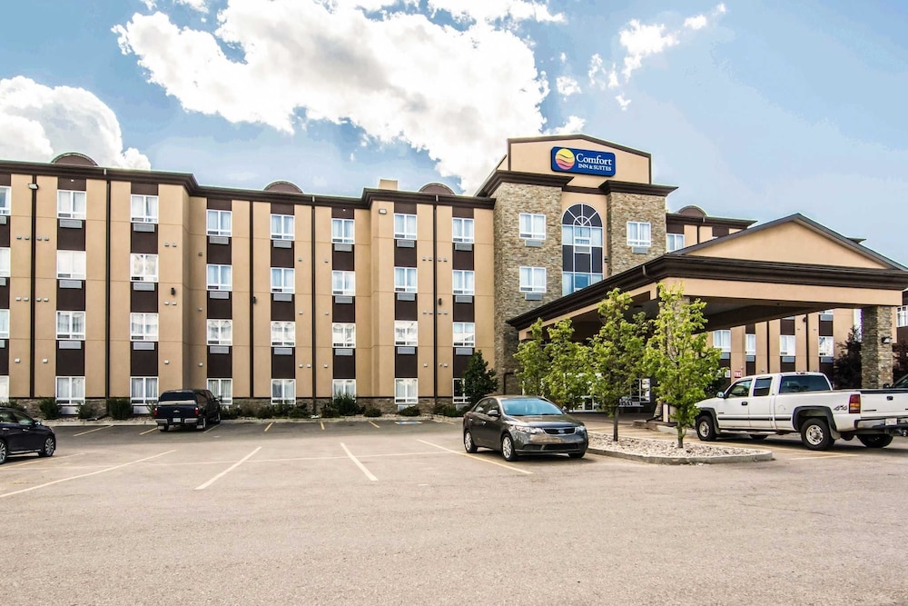 Comfort Inn & Suites Fort Saskatchewan 2/43